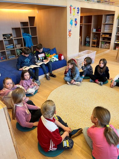 Wir_lesen_im_Kindergartenvor__1_